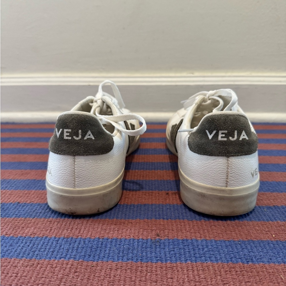 Women’s Veja campo leather sneakers size 8 - Picture 4 of 6